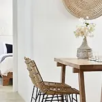 Delmar & Milos - Delmar Collection Hotel