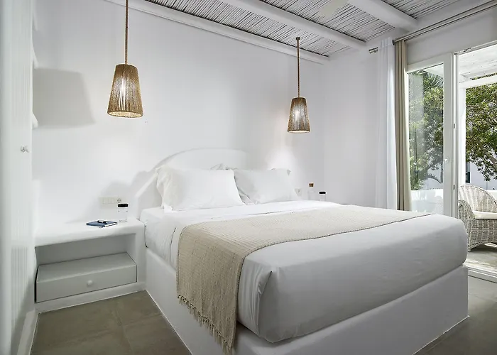 Delmar & Milos - Delmar Collection