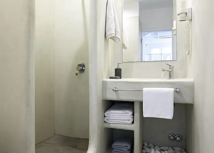 Delmar & Milos - Delmar Collection