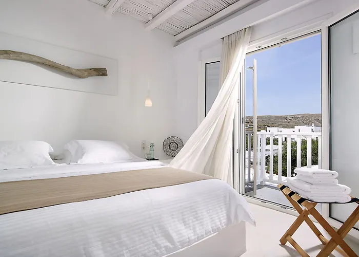 Delmar & Milos - Delmar Collection