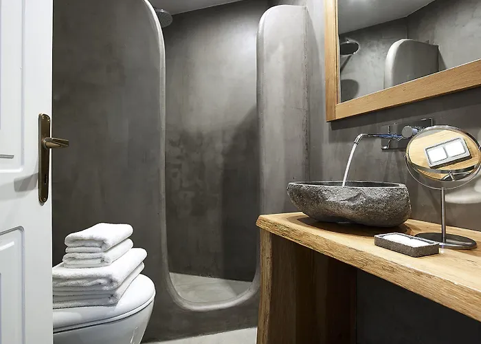 Delmar & Milos - Delmar Collection